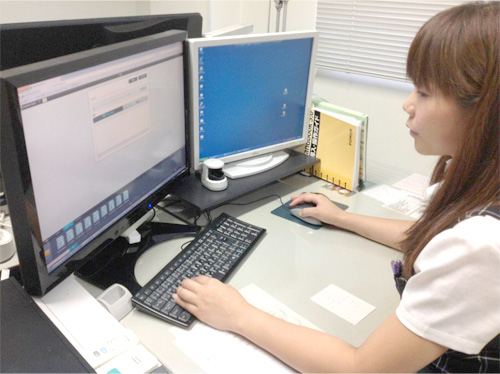 情報を登録・配信する「Handbook Studio」の管理画面。クラウド環境での利用であるため、パソコンにはブラウザがあればOK