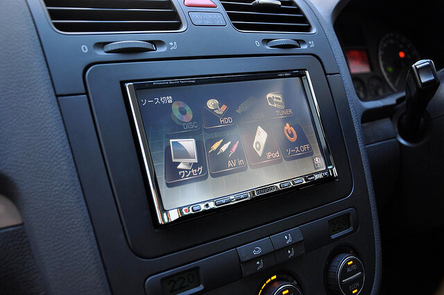 Android vs. iOS War Coming to a Car Near You in 2014